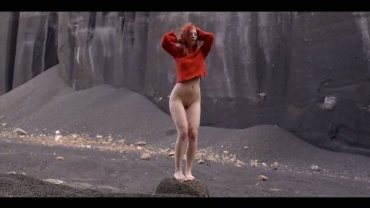 Büyüleyici Kızıl Saçlı Babe Büyük Göğüsler Açık Hava Seks